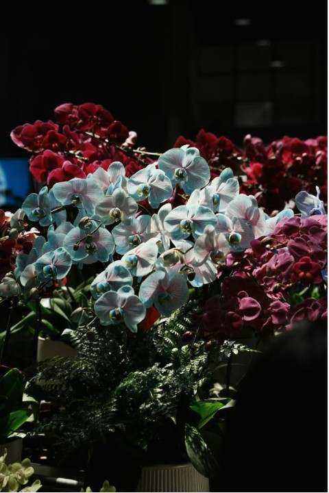 Tablescape with floral runners